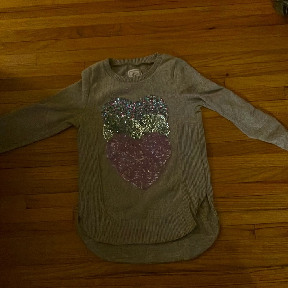 Cute grey soft shirt you can feel the sparkles inside